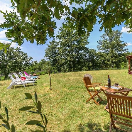 Vacation Home Latini Hum Ngoại thất bức ảnh