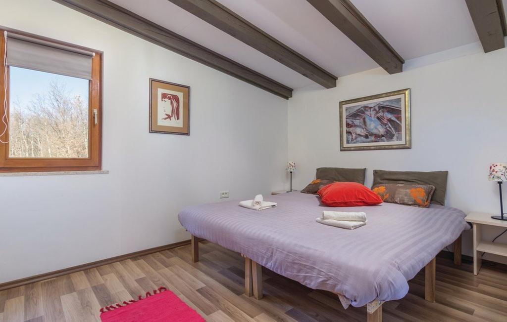 Vacation Home Latini Hum Ngoại thất bức ảnh