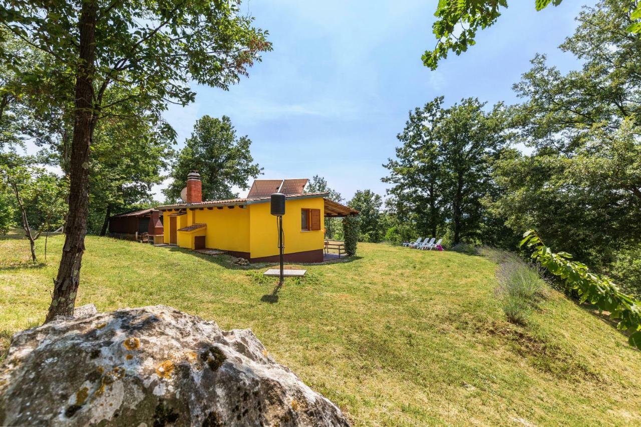 Vacation Home Latini Hum Ngoại thất bức ảnh