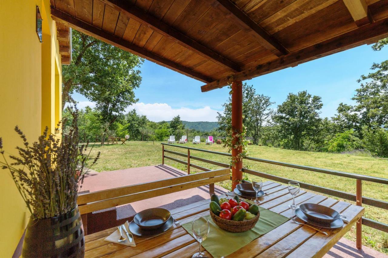 Vacation Home Latini Hum Ngoại thất bức ảnh